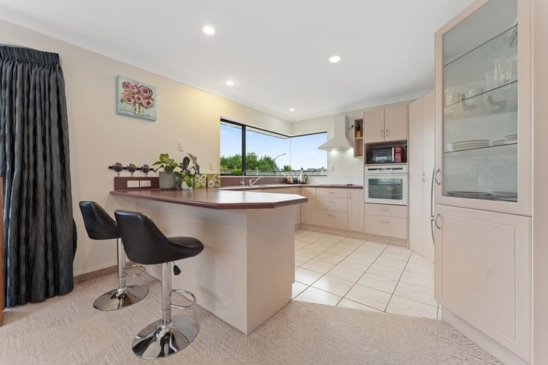 Photo of property in 8 Adam Lile Drive, Highlands Park, New Plymouth, 4312