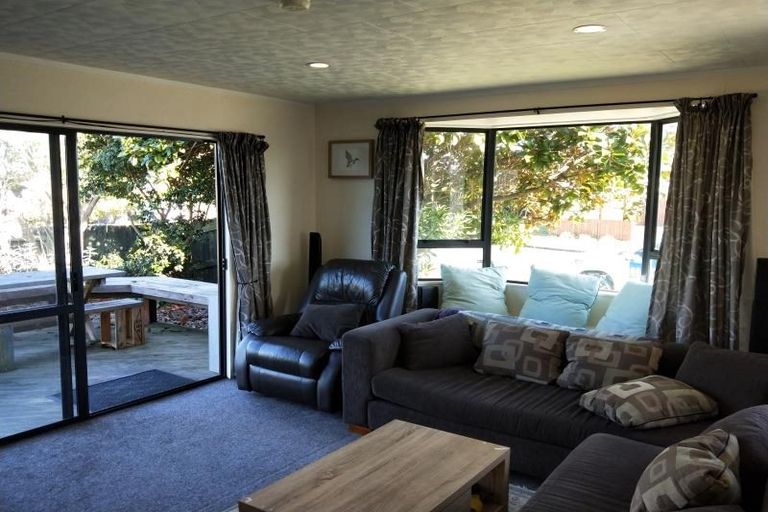 Photo of property in 96 Hillcrest Drive, Kelvin Grove, Palmerston North, 4414