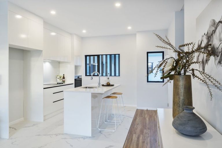 Photo of property in 14f Geordie Street, Henderson, Auckland, 0612