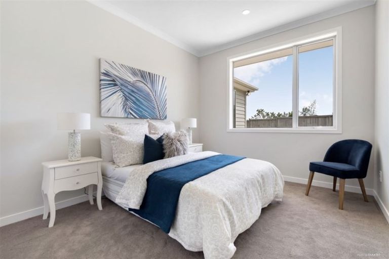 Photo of property in 6 Byron Drury Way, Riverhead, 0820