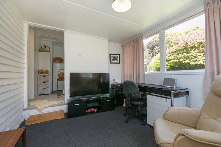 Photo of property in 71 Mould Street, Waitara, 4320