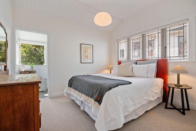 Photo of property in 2/46 Gladstone Road, Northcote, Auckland, 0627