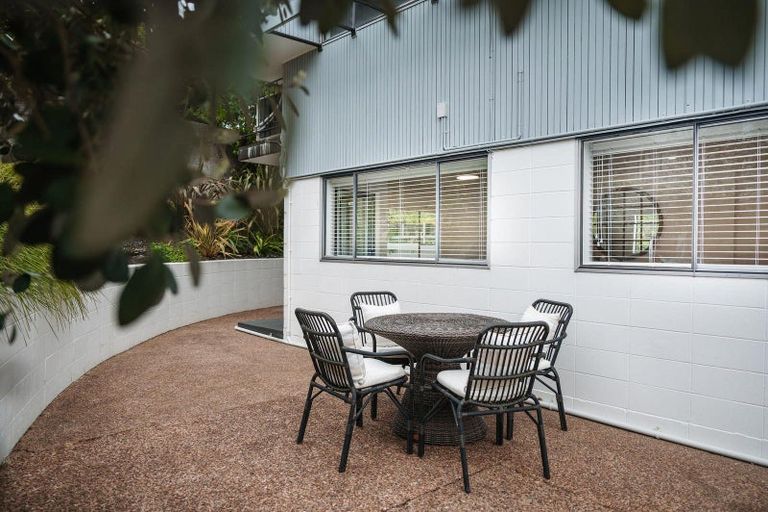Photo of property in 4/27 Rangatira Road, Birkdale, Auckland, 0626