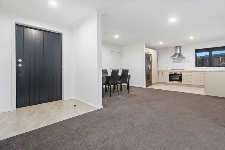 Photo of property in 2/12 Onukutara Place, Huntington, Hamilton, 3281