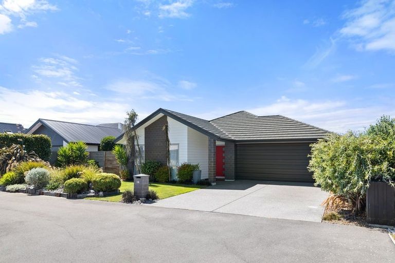 Photo of property in 38 Luxembourg Crescent, Halswell, Christchurch, 8025