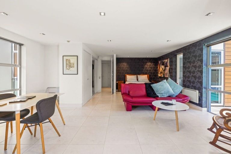 Photo of property in 19 Kilmore Street, Christchurch Central, Christchurch, 8013