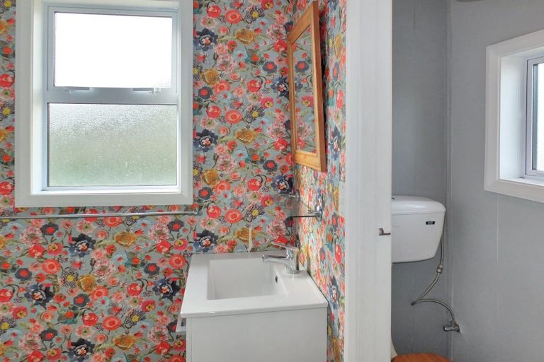 Photo of property in 27 Roore Street, Foxton Beach, Foxton, 4815