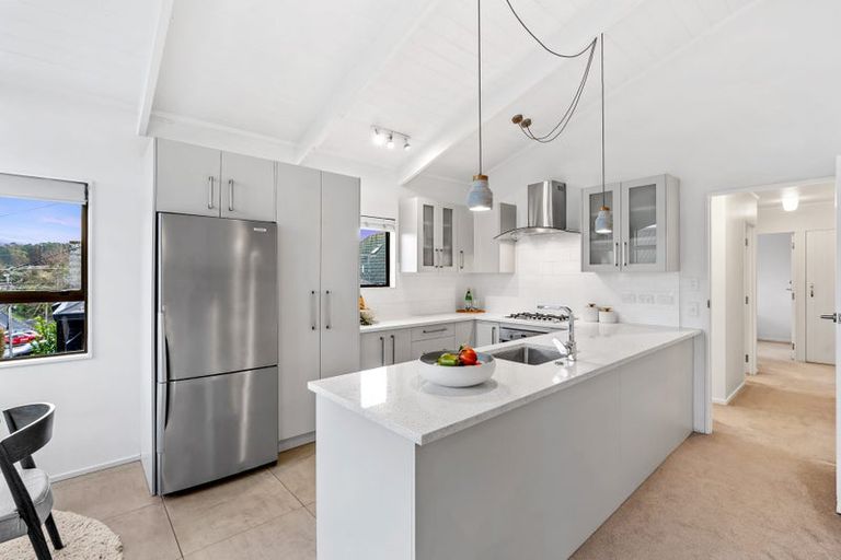 Photo of property in 2/331 Beach Road, Campbells Bay, Auckland, 0630