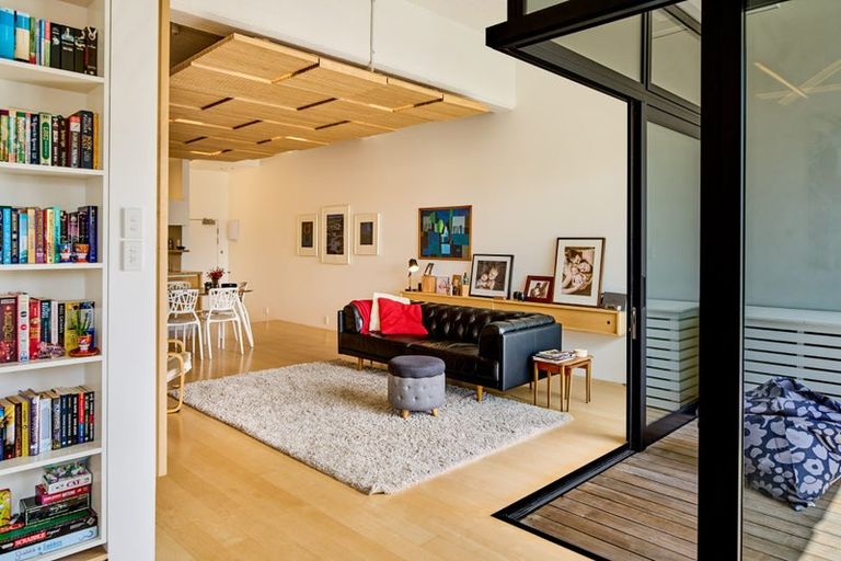 Photo of property in Tennyson Apartments, 11/25 Tennyson Street, Te Aro, Wellington, 6011