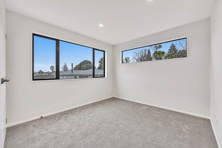Photo of property in 29d Rotoiti Avenue, Pakuranga Heights, Auckland, 2010