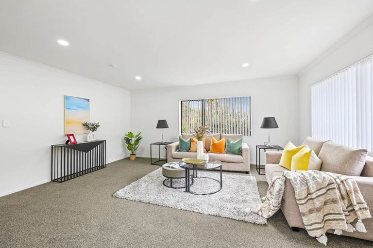 Photo of property in 37 Nicholas Gibbons Drive, Clendon Park, Auckland, 2103