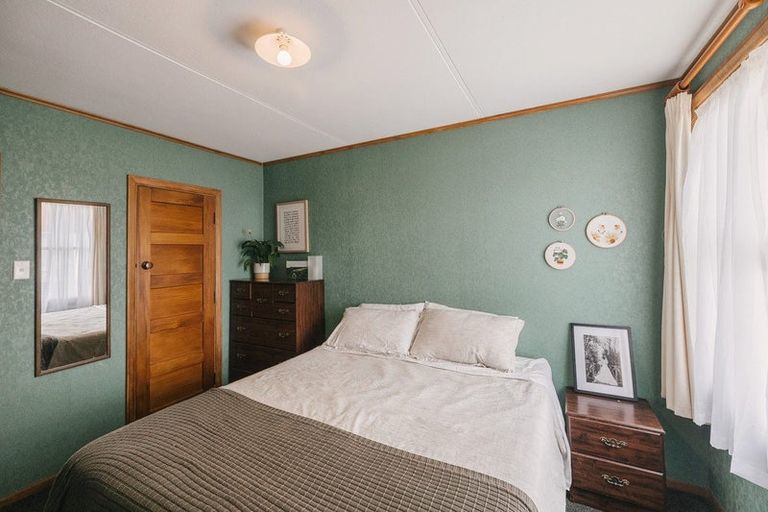 Photo of property in 24 Thames Street, Roslyn, Palmerston North, 4414