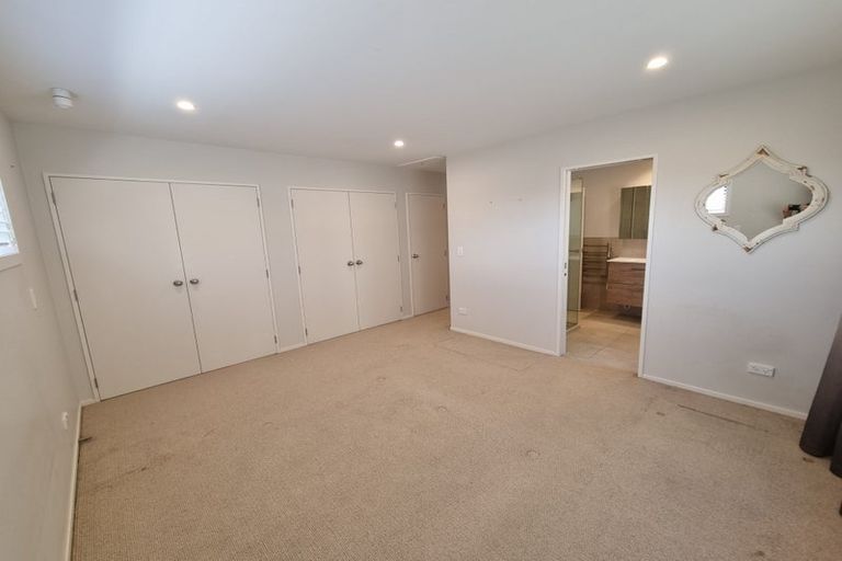 Photo of property in 2/7 Delisle Place, Windsor Park, Auckland, 0632