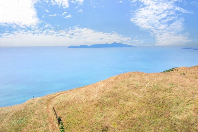 Photo of property in 1358 Paekakariki Hill Road, Paekakariki Hill, Porirua, 5381