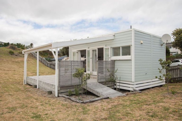 Photo of property in 82 Kahukura Avenue, Waitarere Beach, Levin, 5510