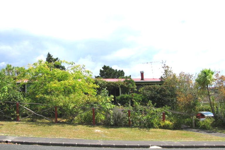 Photo of property in 38 Mawson Avenue, Torbay, Auckland, 0630