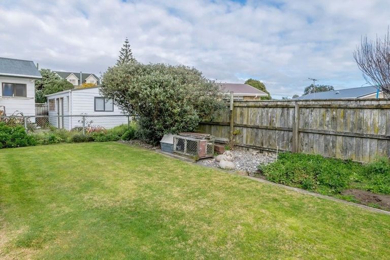 Photo of property in 36 Eruini Street, Waikanae Beach, Waikanae, 5036