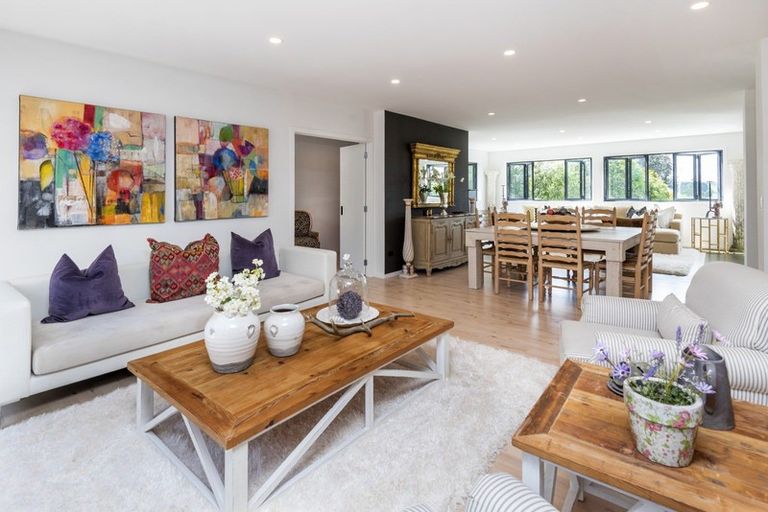 Photo of property in 9 Ramoana Mews, Shelly Park, Auckland, 2014