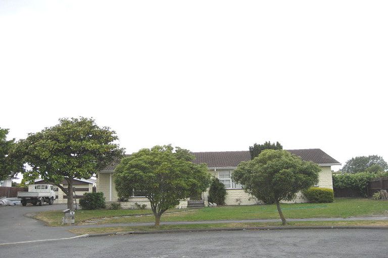Photo of property in 11 Jade Place, Parklands, Christchurch, 8083
