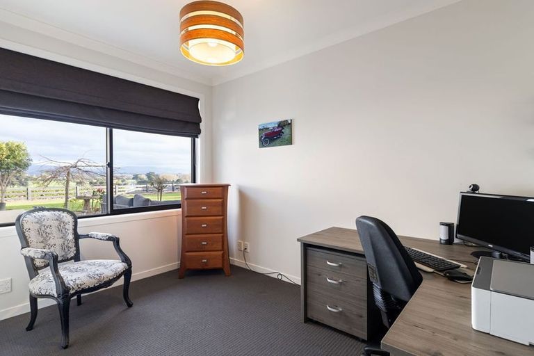 Photo of property in 58 Rodeo Drive, Kelvin Grove, Palmerston North, 4414