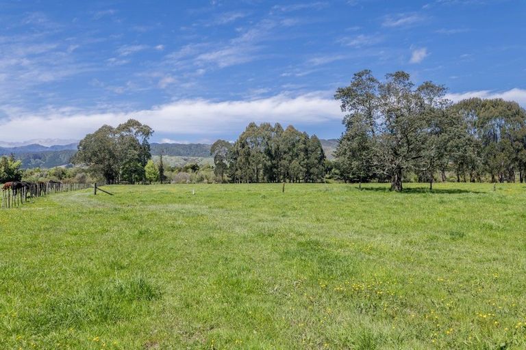 Photo of property in 501 Arapaepae Road, Ohau, Levin, 5570