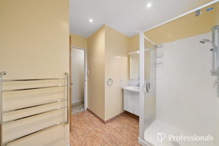 Photo of property in 135 Holborn Drive, Stokes Valley, Lower Hutt, 5019