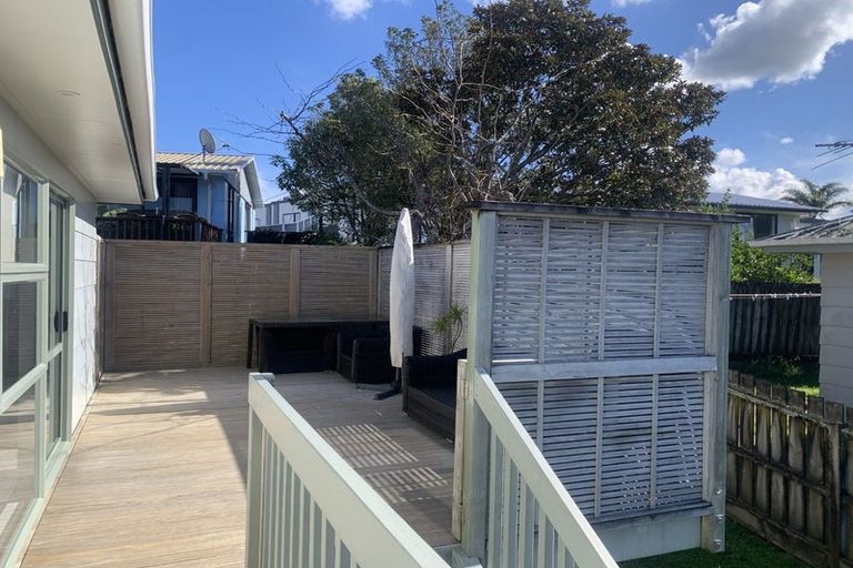 Photo of property in 2/34 Elizabeth Drive, West Harbour, Auckland, 0618