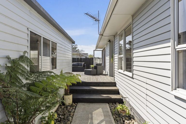 Photo of property in 6 Archmillen Avenue, Pakuranga Heights, Auckland, 2010