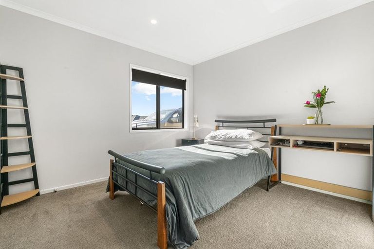 Photo of property in 50 Harbour Crest Drive, Waiuku, 2123