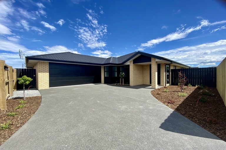 Photo of property in 8 Saddlers Lane, Yaldhurst, Christchurch, 8042