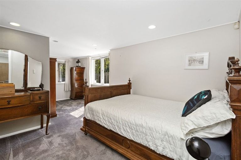 Photo of property in 32 Cavendish Square, Strathmore Park, Wellington, 6022