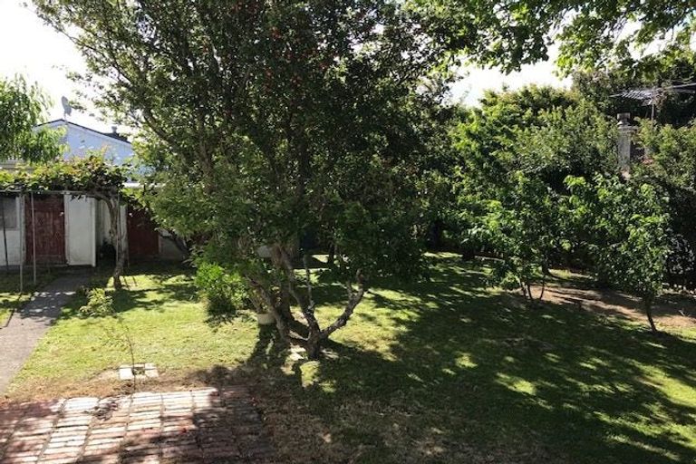 Photo of property in 27 Hautana Square, Woburn, Lower Hutt, 5010