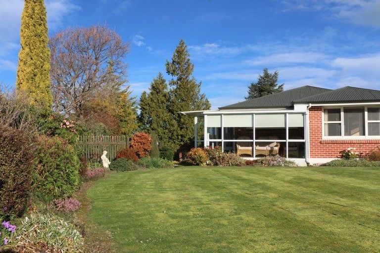 Photo of property in 76 Rhodes Street, Waimate, 7924