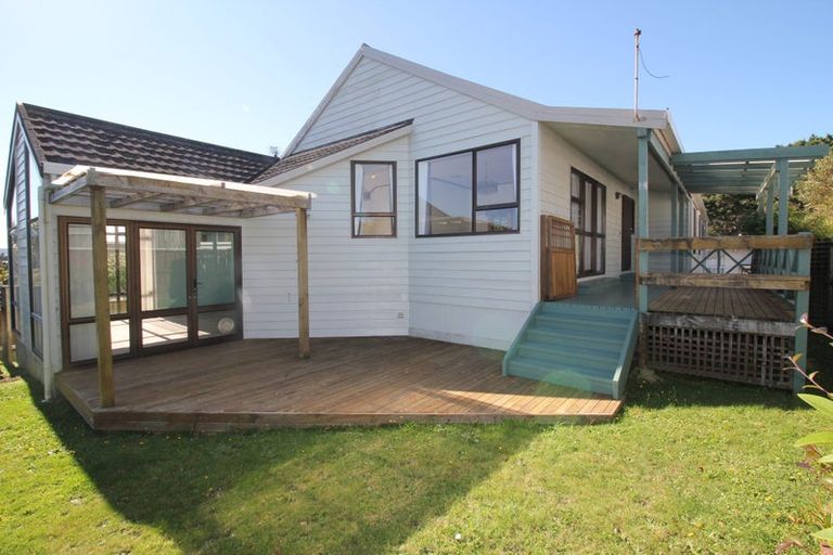 Photo of property in 21 Glen Alton Avenue, Paparangi, Wellington, 6037