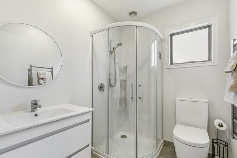 Photo of property in 2/26 Corunna Road, Milford, Auckland, 0620