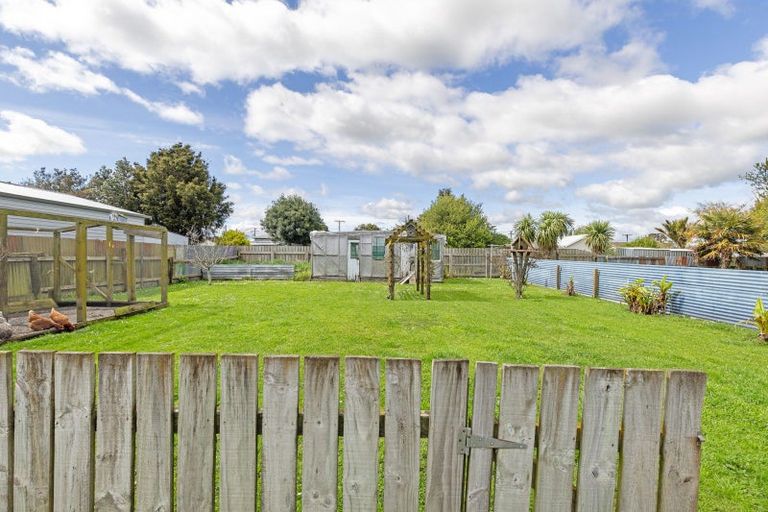 Photo of property in 17 Robert Street, Marton, 4710