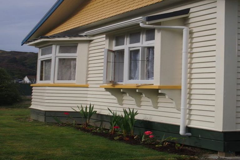 Photo of property in 4 Sinnamon Street, Reefton, 7830