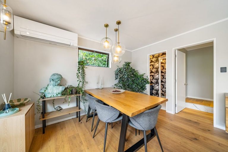 Photo of property in 33 Oak Avenue, Paremata, Porirua, 5024