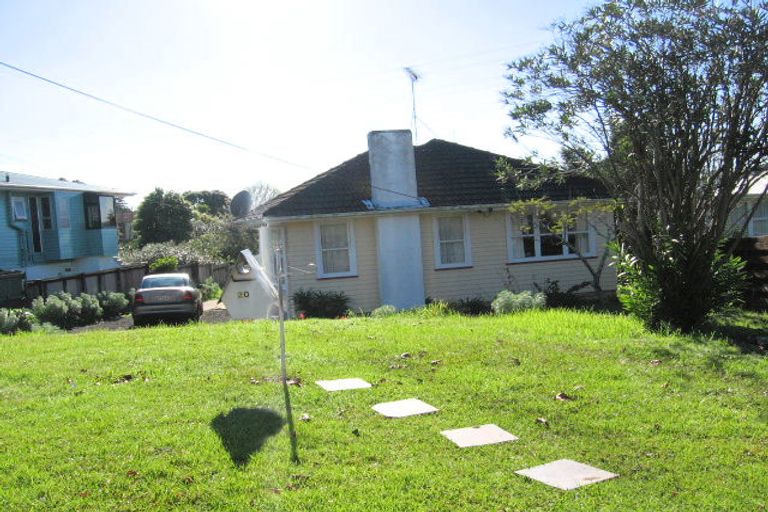Photo of property in 20 Wakeling Avenue, Te Atatu South, Auckland, 0610