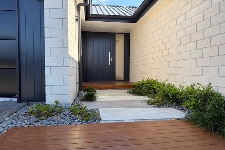 Photo of property in 102 Moffat Road, Bethlehem, Tauranga, 3110