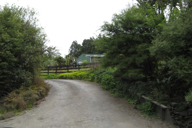 Photo of property in 16 Fletcher Road, Waimauku, 0881