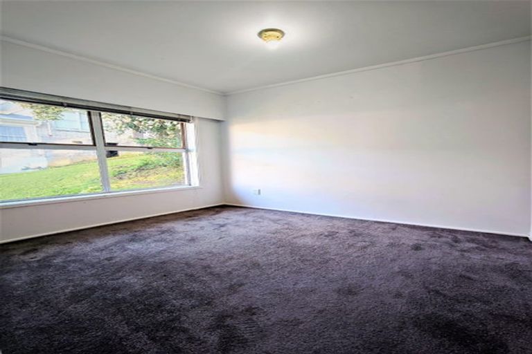 Photo of property in 1/14 Kathleen Street, Totara Vale, Auckland, 0627