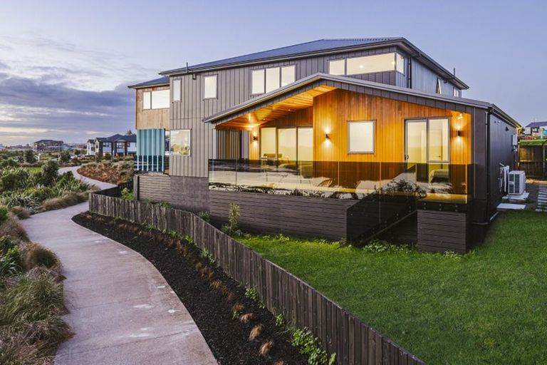 Photo of property in 31 Evergreen Parade, Rosehill, Papakura, 2113