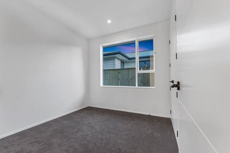 Photo of property in 15 Paihere Street, Huapai, Kumeu, 0810