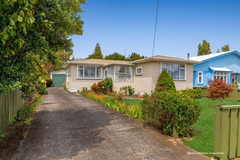 Photo of property in 10 Humphrey Street, Marton, 4710