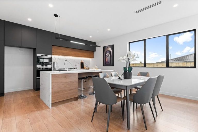 Photo of property in 3 Anehu Place, Greenhithe, Auckland, 0632