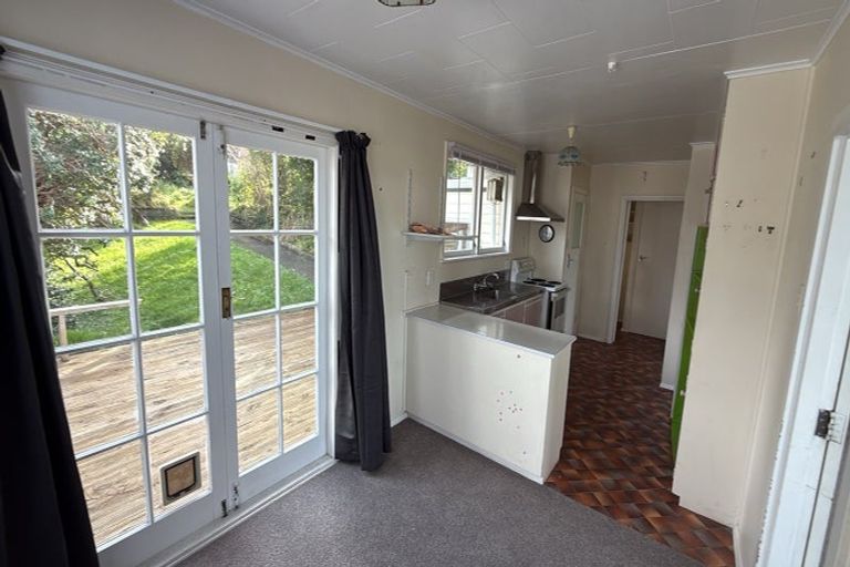 Photo of property in 251 Dowse Drive, Maungaraki, Lower Hutt, 5010