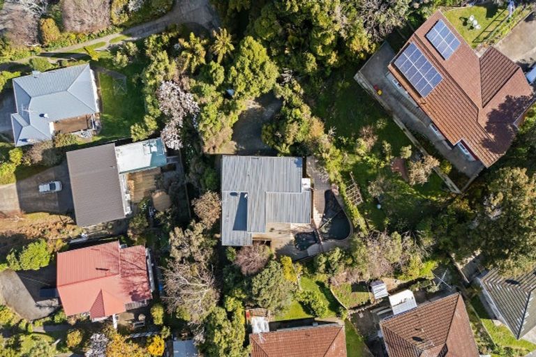 Photo of property in 1 Fyvie Avenue, Tawa, Wellington, 5028