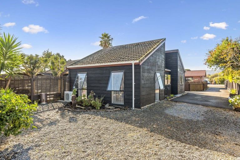 Photo of property in 18 Wood Leigh, Paraparaumu Beach, Paraparaumu, 5032
