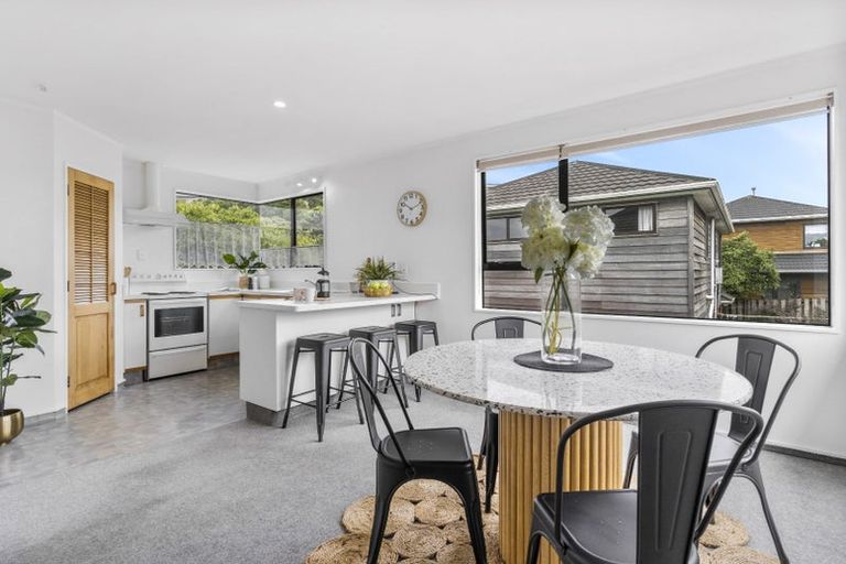 Photo of property in 10a Shastri Terrace, Khandallah, Wellington, 6035